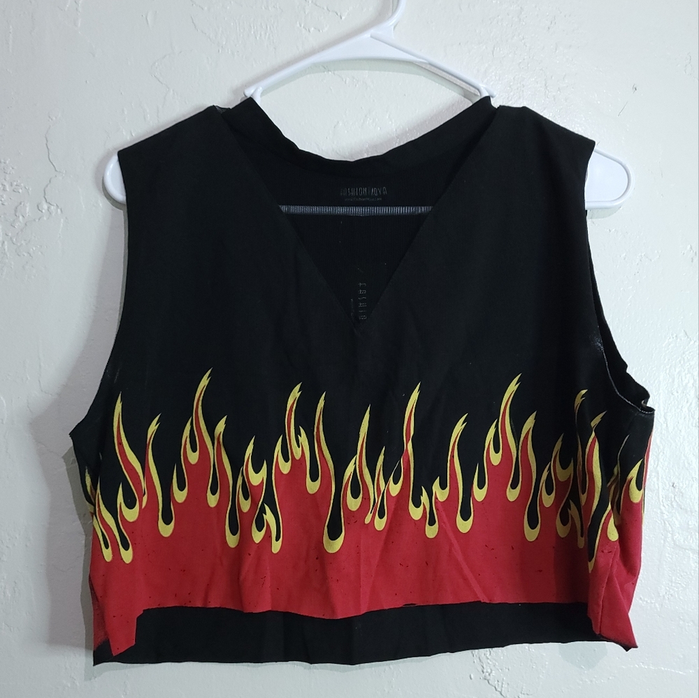 Fashion Nova Smokin Hot Crop Top